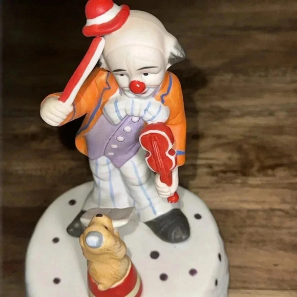 vintage porcelain clown playing violin music box with dog SEND IN THE CLOWNS - Picture 15 of 16